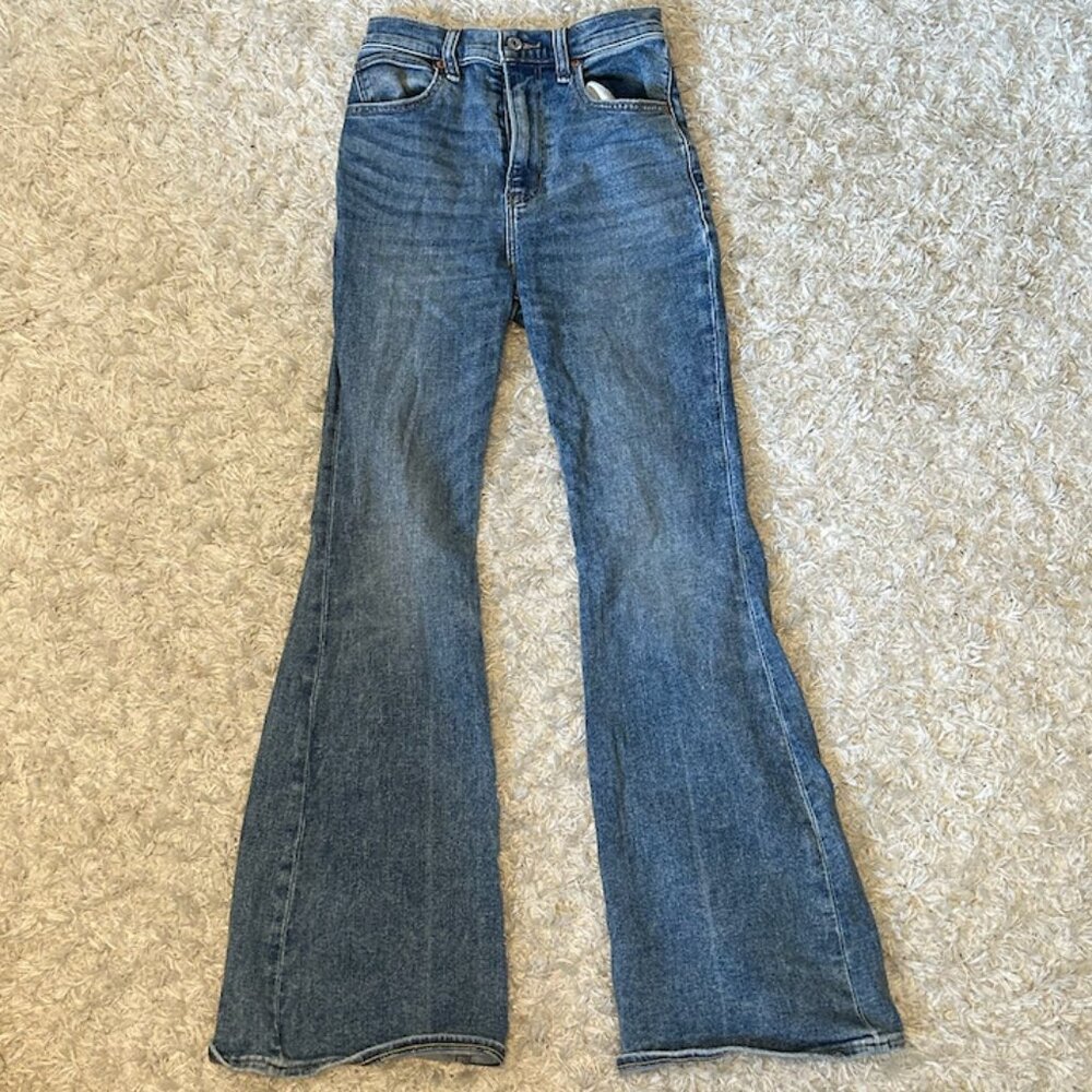 Abercrombie and Fitch Flare Ultra High Rise Jeans Size 25 Medium Wash